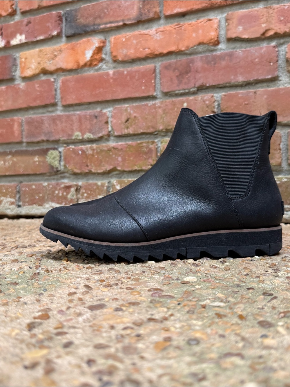 Women’s Sorel Black Interior Labeled Shoe - Picture 2 of 7